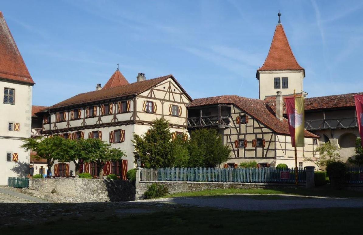 Schlosshotel Harburg Stadelhof المظهر الخارجي الصورة